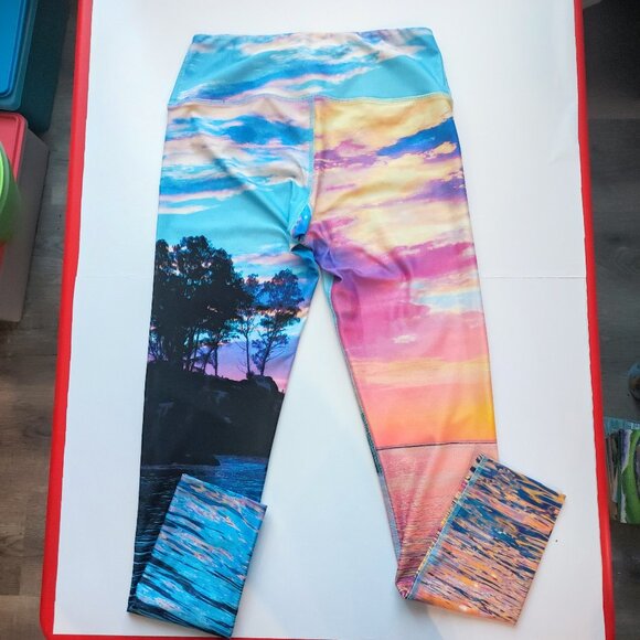 Inner Fire active wear leggings made in Vancouver beach design women's size 8 - Picture 3 of 7